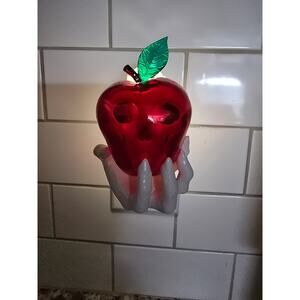 Bath & Body Works‎ EVIL APPLE NIGHTLIGHT Wallflowers Fragrance Plug Halloween